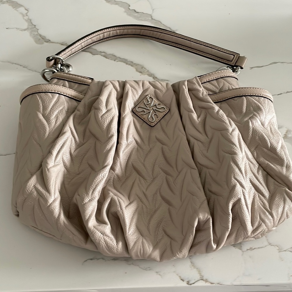 Simply Vera pocketbook